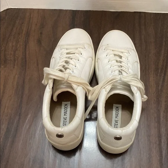 Steve Madden Bertie White Sneakers Classic Low-Top Design Platform - Picture 6 of 14